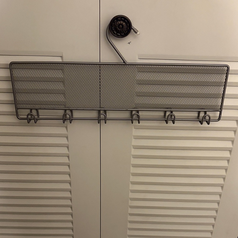 Metal 6 Double Sided Hanging Accessory Holder